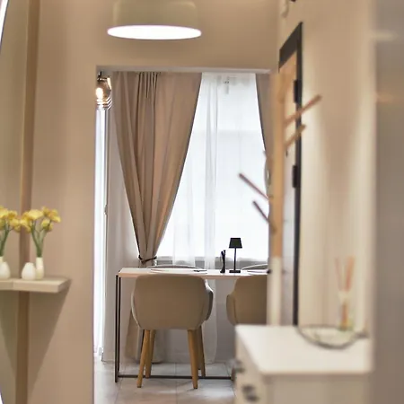 Boutique 2-bedroom Downtown *