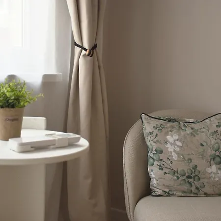 Boutique 2-bedroom Downtown *