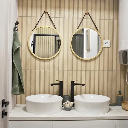 Luxury Boutique 2-bedroom Downtown Burgas