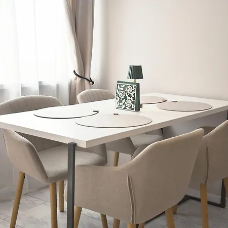 Boutique 2-bedroom Downtown بورغاس