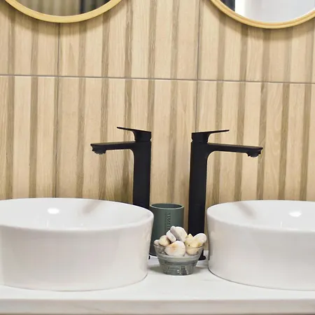 شقة Boutique 2-bedroom Downtown بورغاس