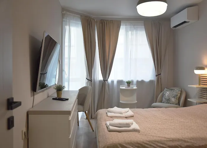 Boutique 2-bedroom Downtown Apartment